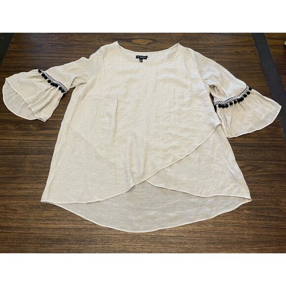 I.N. Studio Woman Beige Top with Bell Pompom Sleeve Size 1X Boho - Picture 1 of 9
